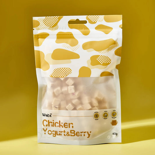Freeze Dried Chicken, Yoghurt & Berry Cubes
